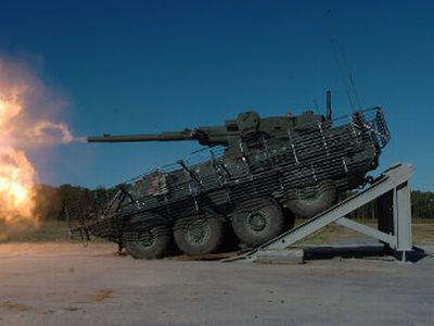 Stryker с установленным тяжелым вооружением