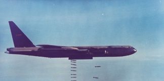 Бомбардировщик B-52 доживёт «до правнуков»