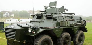 Британский колёсный бронетранспортёр Saracen FV603