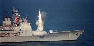 Крылатая ракета «Томагавк» запускается с корабля USS