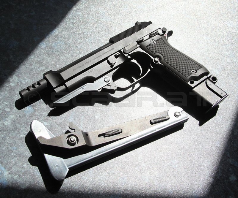 Автоматический пистолет Beretta 93R