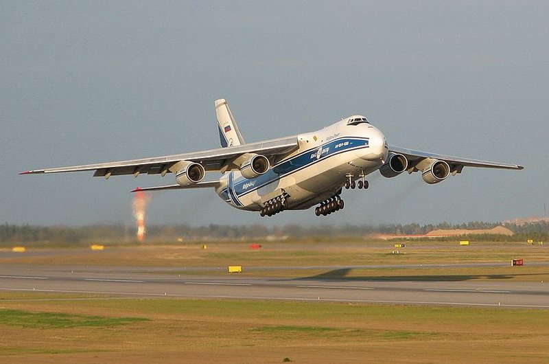 Транспортный самолет АН-124