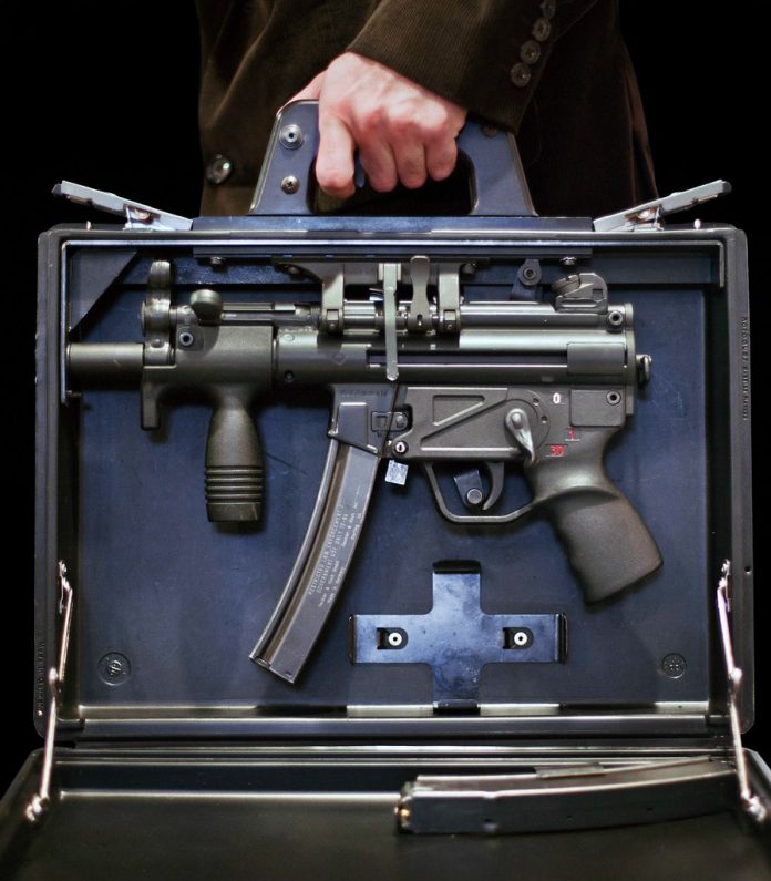 Стреляющий портфель Heckler & Koch