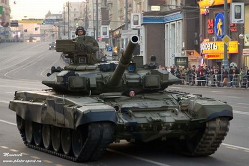 Т-90 на параде в Москве